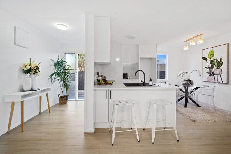 Photo of property in 39 Cottingham Crescent, Mangere East, Auckland, 2024