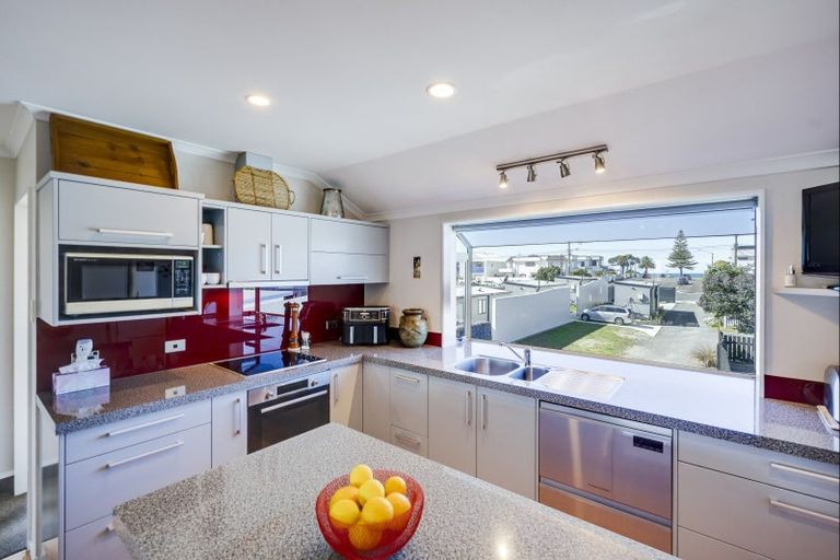 Photo of property in 14/182 Charles Street, Westshore, Napier, 4110