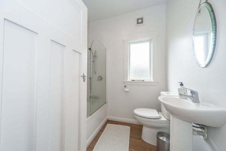 Photo of property in 8 Akatea Street, Berhampore, Wellington, 6023