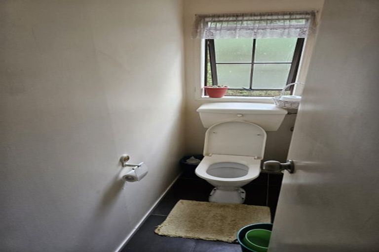 Photo of property in 19 Hiwihau Place, Glenfield, Auckland, 0629