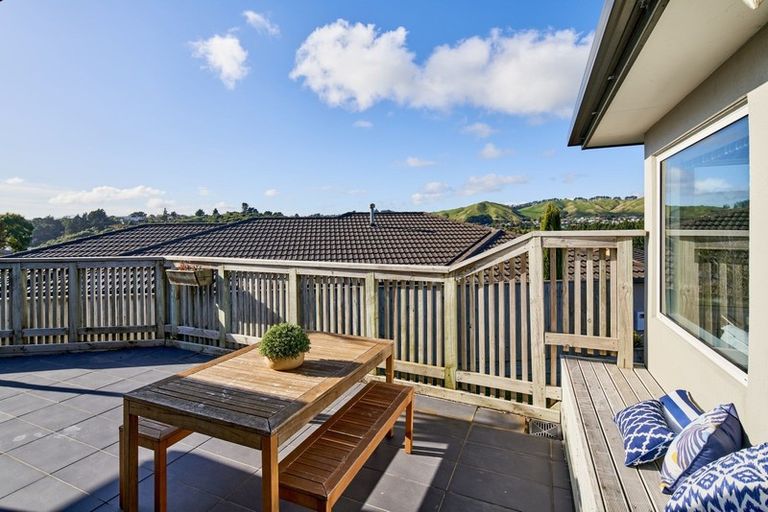 Photo of property in 64 Te Puia Drive, Aotea, Porirua, 5024