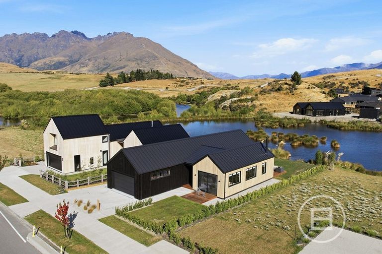 Photo of property in 22 Woolshed Road, Jacks Point, Queenstown, 9371