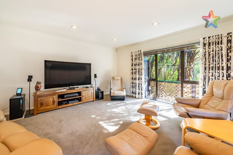 Photo of property in 138 Tirohanga Road, Tirohanga, Lower Hutt, 5010