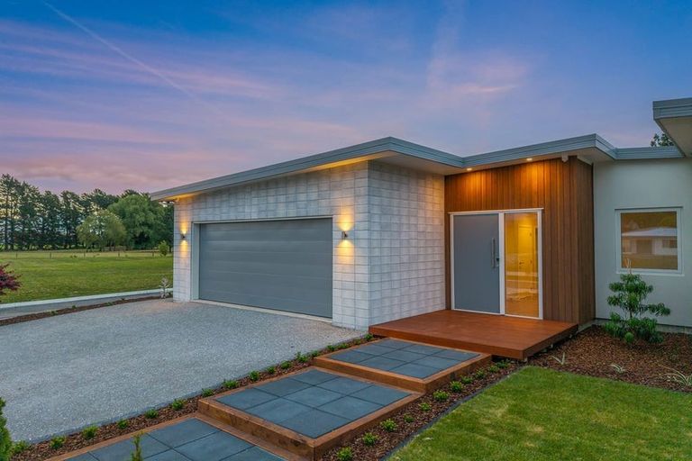 Photo of property in 92 Bateup Road, Richmond, 7020