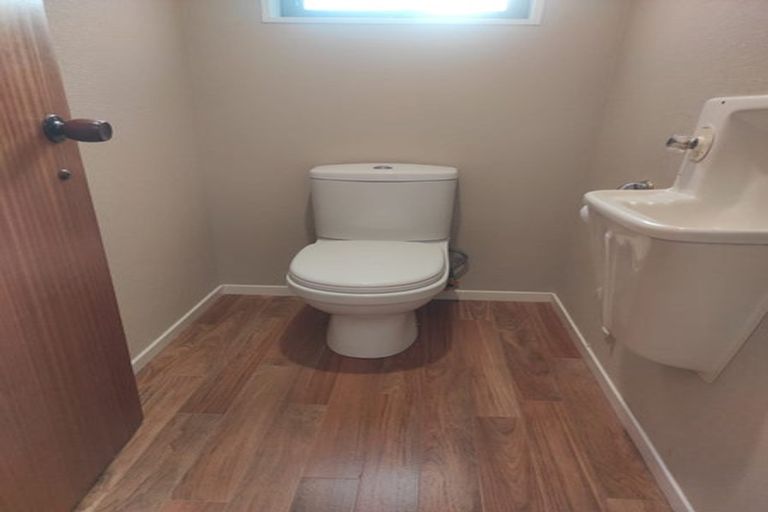 Photo of property in 10 Titoki Avenue, Waipahihi, Taupo, 3330