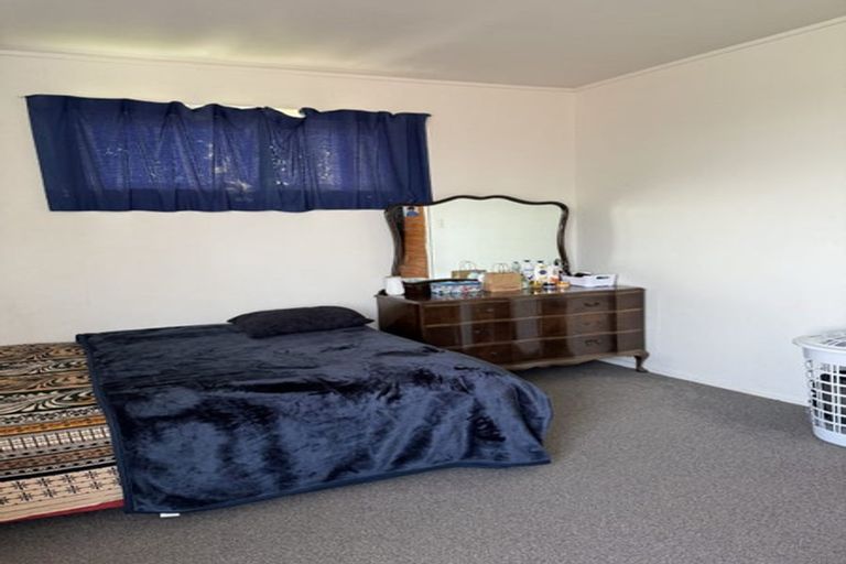 Photo of property in 17 Edgeworth Road, Glenfield, Auckland, 0629