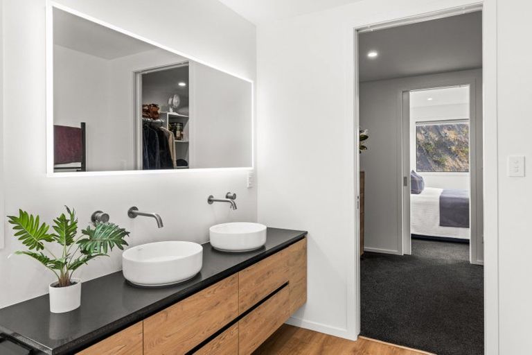 Photo of property in 87 Oak Road, Poraiti, Napier, 4112