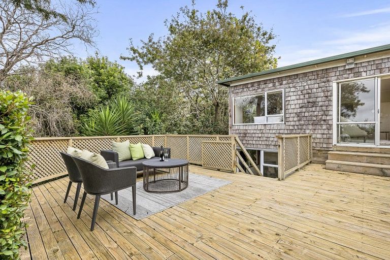 Photo of property in 13 Seymour Road, Mellons Bay, Auckland, 2014