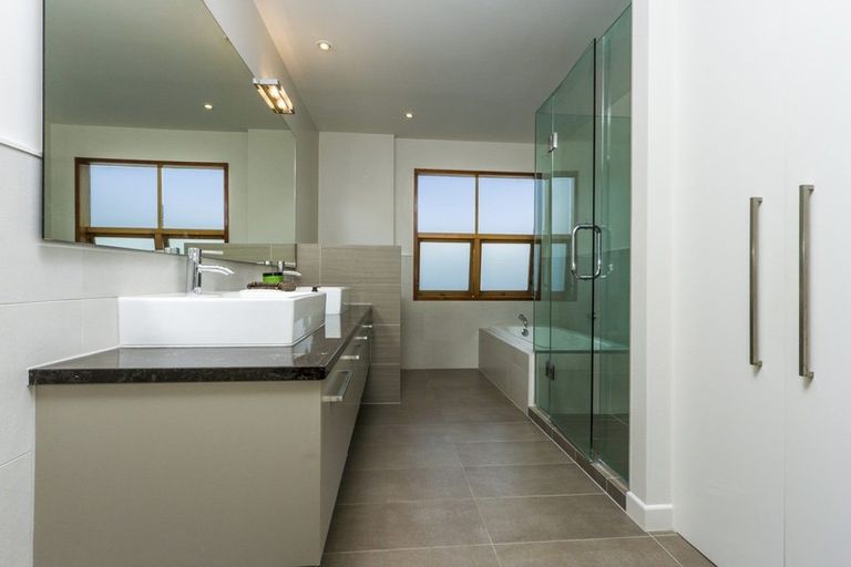 Photo of property in 24b Channel View Road, Campbells Bay, Auckland, 0630