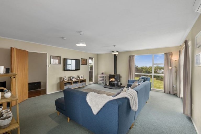 Photo of property in 6 Owaka Close, Kelson, Lower Hutt, 5010