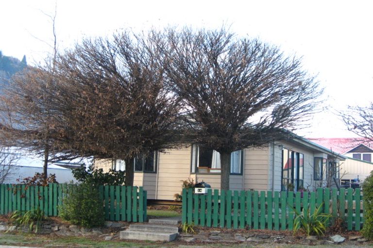 Photo of property in 14 Daveys Place, Arrowtown, 9302