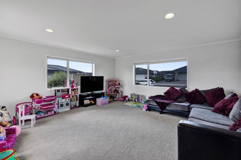 Photo of property in 11 Rawiri Drive, Bell Block, New Plymouth, 4312
