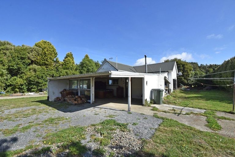 Photo of property in 700 Bluff Highway, Clifton, Invercargill, 9877