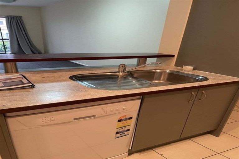 Photo of property in 7/21 Armoy Drive, East Tamaki, Auckland, 2016