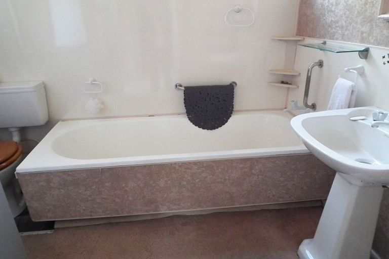 Photo of property in 14 Glendale Crescent, Holmes Hill, Oamaru, 9401