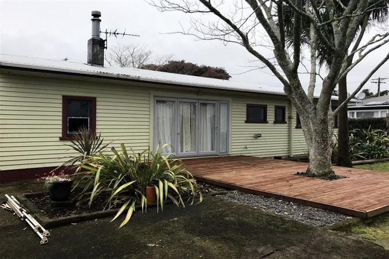 Photo of property in 13d York Crescent, Westown, New Plymouth, 4310