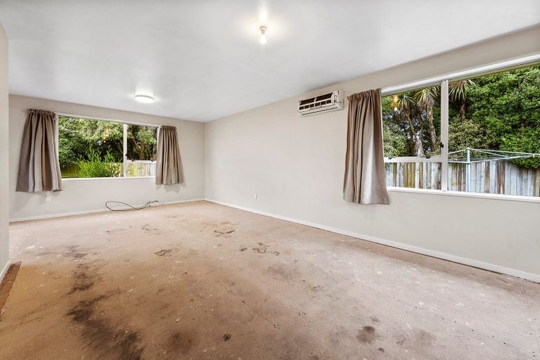 Photo of property in 60 Orrick Crescent, Avondale, Christchurch, 8061
