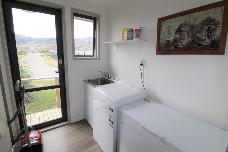 Photo of property in 21 Missy Crescent, Mount Pisa, Cromwell, 9383
