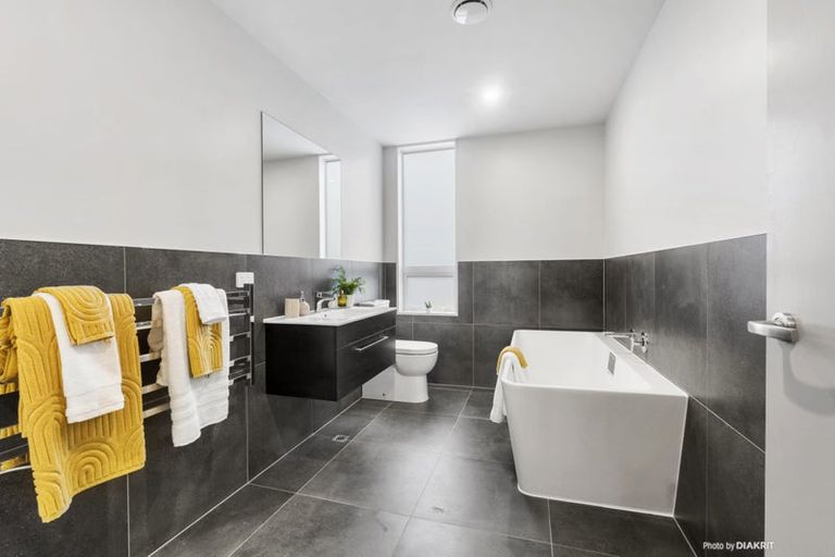 Photo of property in 12/6 Bushland Grove, Paparangi, Wellington, 6037