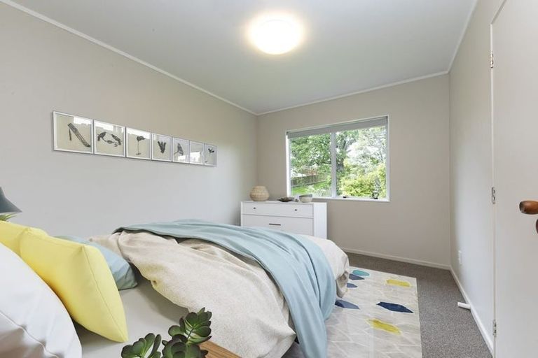 Photo of property in 18 Sarona Avenue, Glen Eden, Auckland, 0602