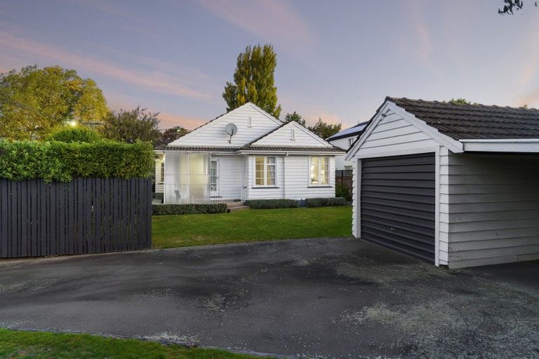 Photo of property in 1 Chepstow Avenue, Fendalton, Christchurch, 8052