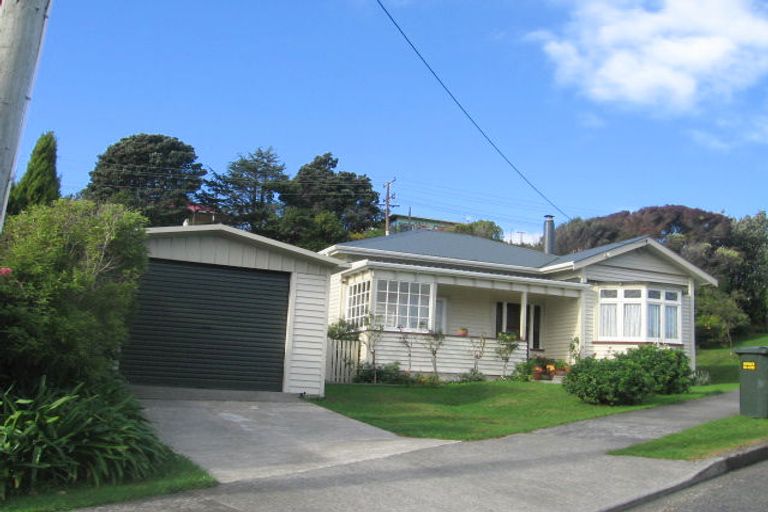 Photo of property in 15 Arawhata Street, Ranui, Porirua, 5024