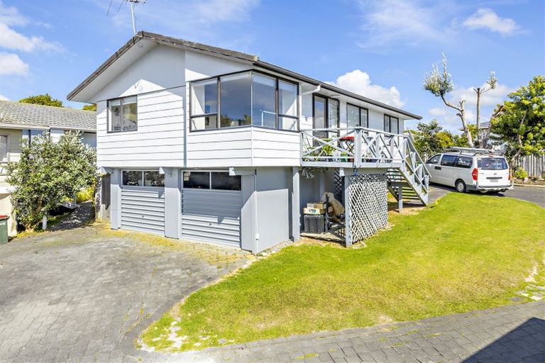 Photo of property in 3/23 Mataura Place, Clover Park, Auckland, 2019
