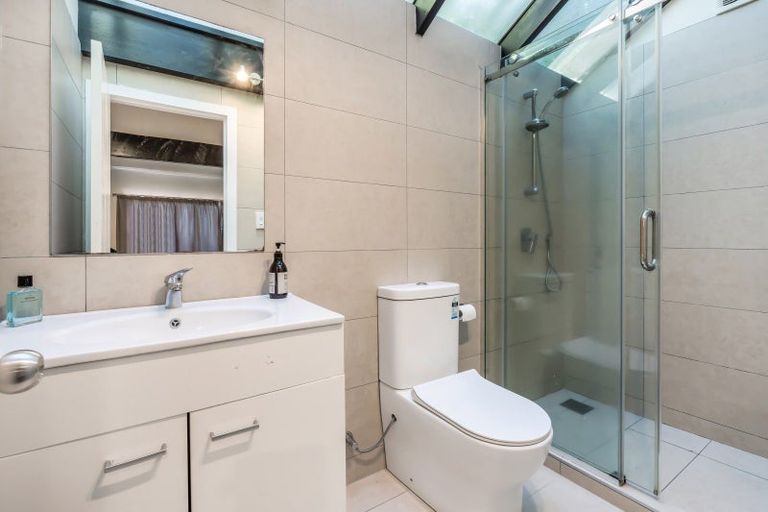 Photo of property in 190 Sandspit Road, Shelly Park, Auckland, 2014