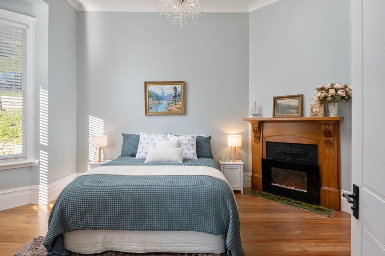 Photo of property in 5 Taranaki Street, Picton, 7220