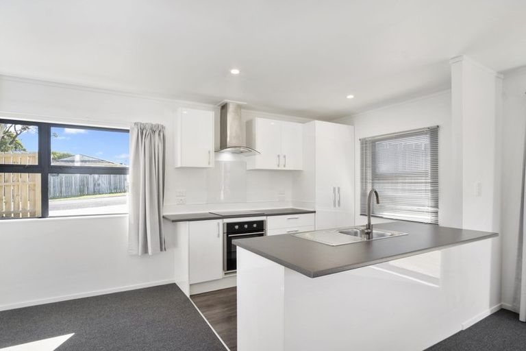 Photo of property in 9 Simon Ellice Drive, Bayview, Auckland, 0629