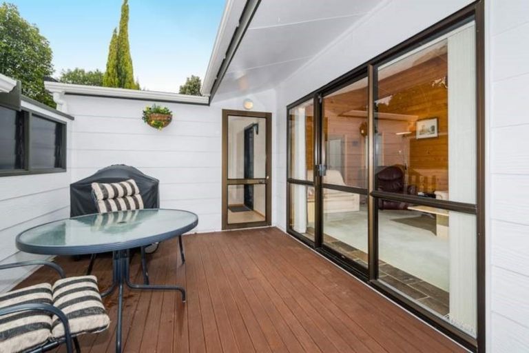 Photo of property in 100 Nigel Road, Browns Bay, Auckland, 0630