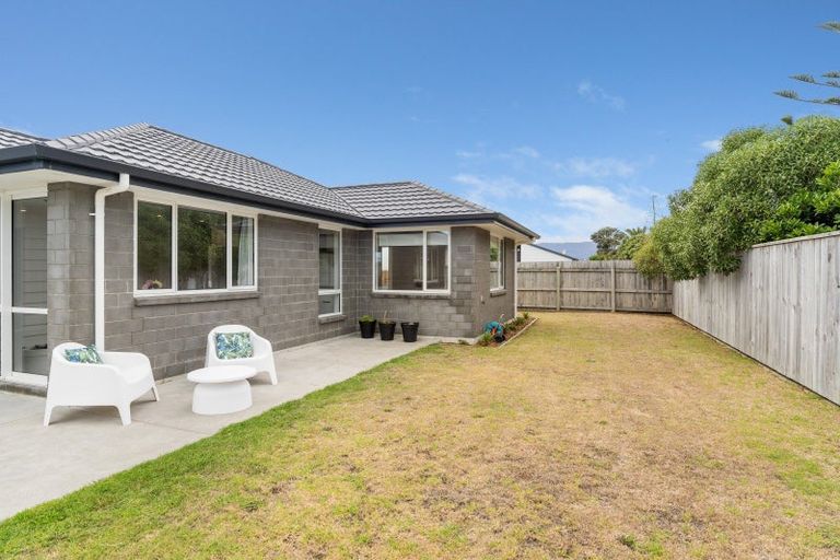 Photo of property in 53 Seagrass Place, Otaki Beach, Otaki, 5512