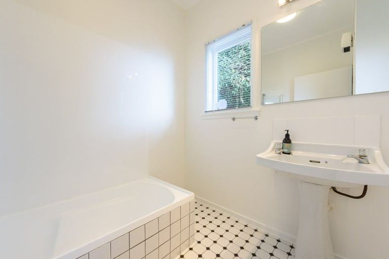 Photo of property in 27 Sar Street, Wadestown, Wellington, 6012