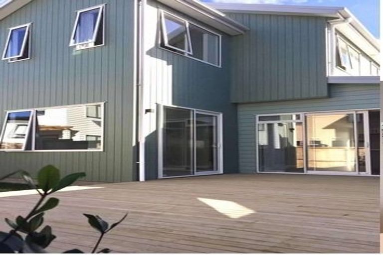 Photo of property in 12 Roa Avenue, Hobsonville, Auckland, 0616