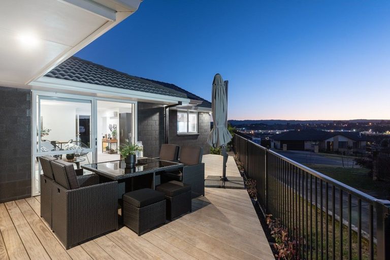 Photo of property in 3 Carex Close, Pyes Pa, Tauranga, 3112