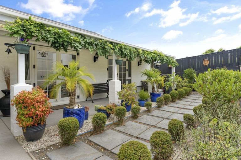 Photo of property in 21 Broadwater Close, Pyes Pa, Tauranga, 3112