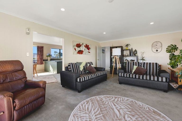 Photo of property in 49 Battiscombe Terrace, Waitara, 4320