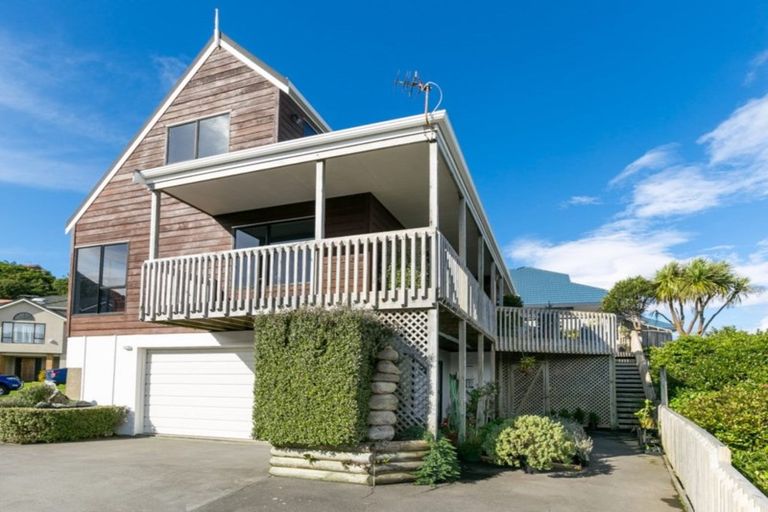 Photo of property in 9 Kapil Grove, Khandallah, Wellington, 6035