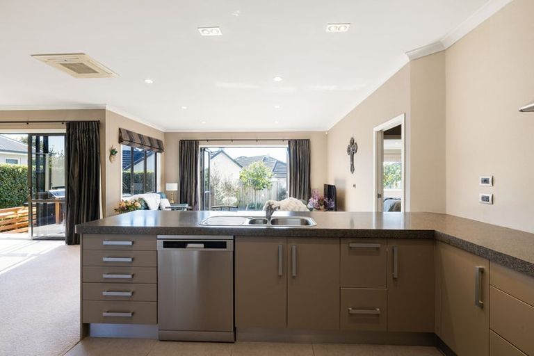 Photo of property in 20 Gibbston Close, Huntington, Hamilton, 3210