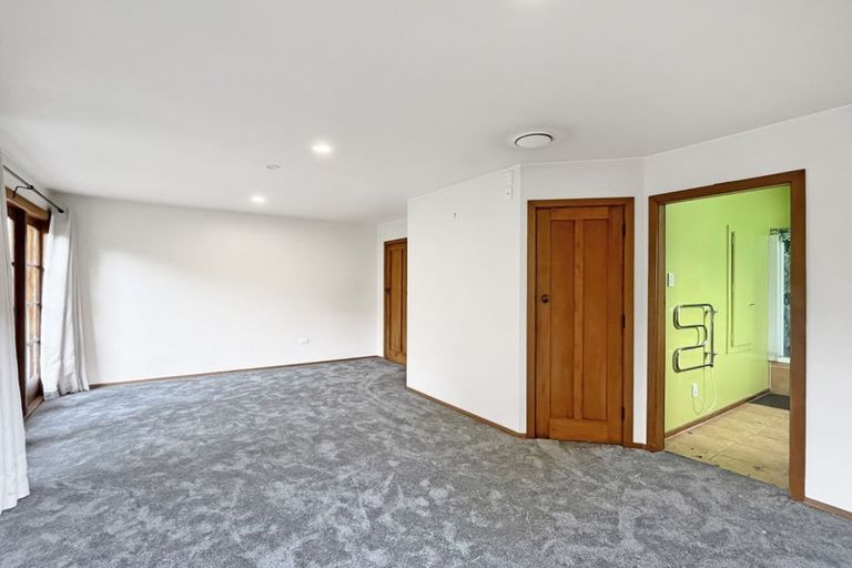 Photo of property in 21 Ilam Road, Upper Riccarton, Christchurch, 8041