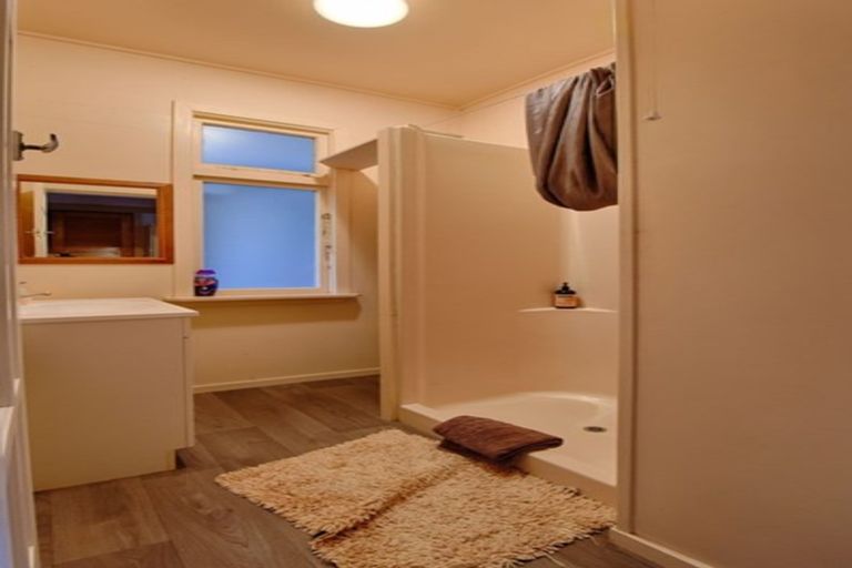 Photo of property in 17 Carrickfergus Street, Waikawa, Tokanui, 9884