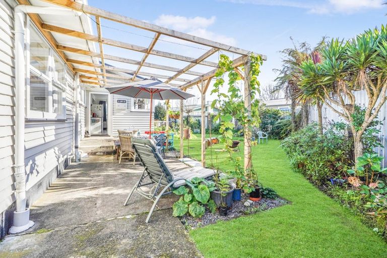 Photo of property in 12 Cecil Street, St Andrews, Hamilton, 3200