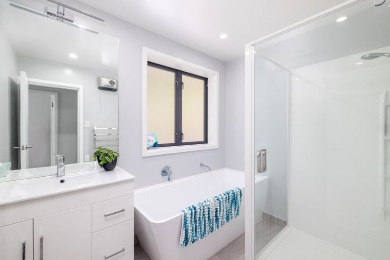 Photo of property in 10 Foster Terrace, Lyttelton, 8082