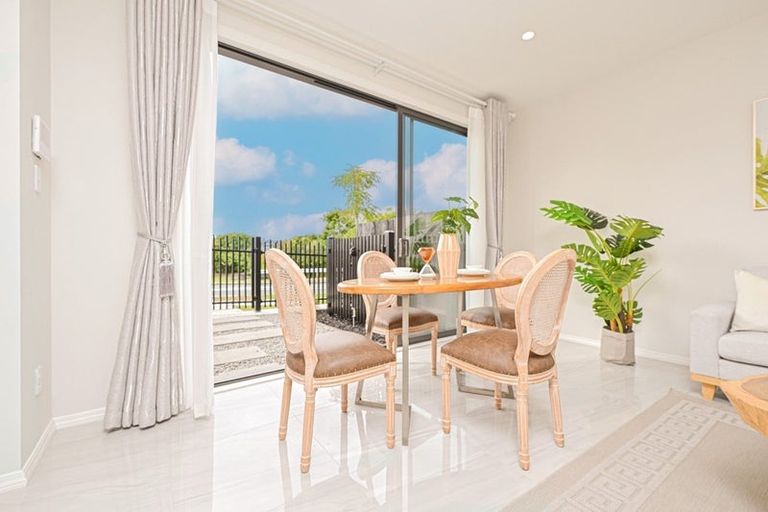 Photo of property in 89c Whitford Road, Botany Downs, 2014