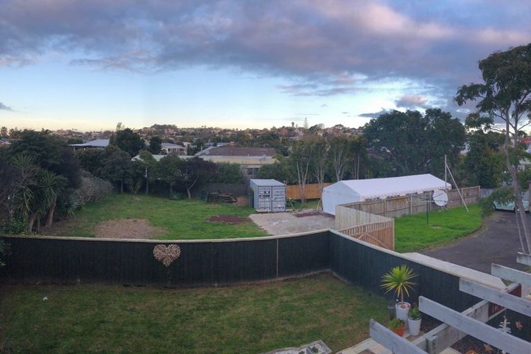 Photo of property in 115a Rosario Crescent, Red Beach, 0932