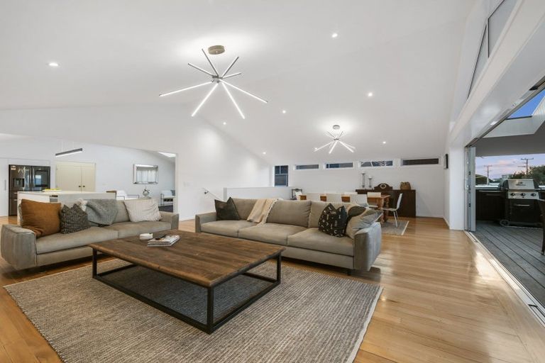 Photo of property in 112 Karewa Parade, Papamoa Beach, Papamoa, 3118