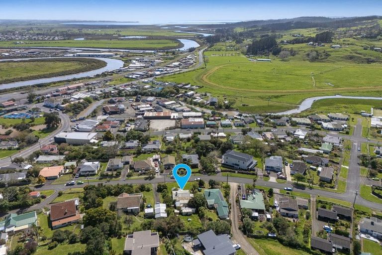 Photo of property in 15 Nelson Street, Helensville, 0800