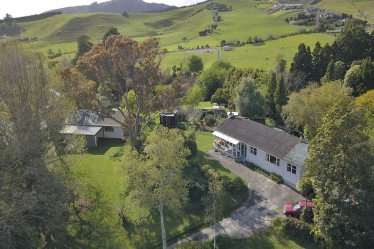 Photo of property in 27 Waikite Road, Welcome Bay, Tauranga, 3112