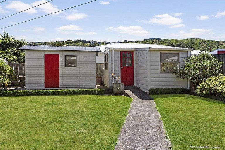 Photo of property in 288 The Parade, Island Bay, Wellington, 6023
