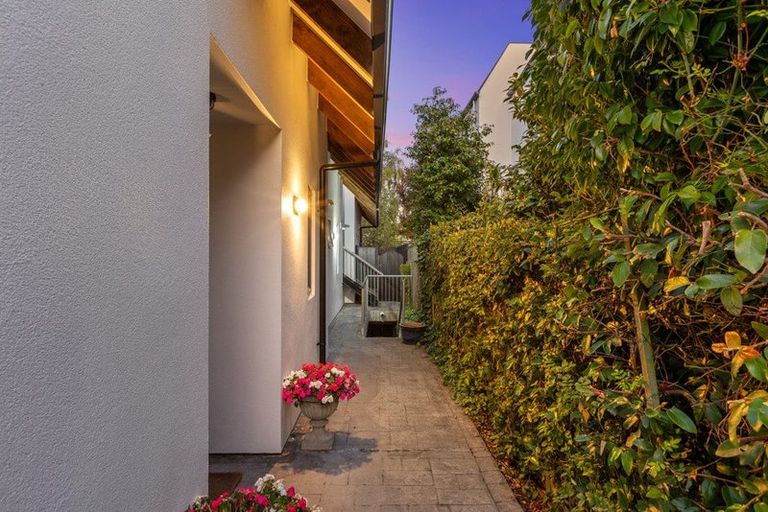 Photo of property in 9/32 Cranmer Square, Christchurch Central, Christchurch, 8013